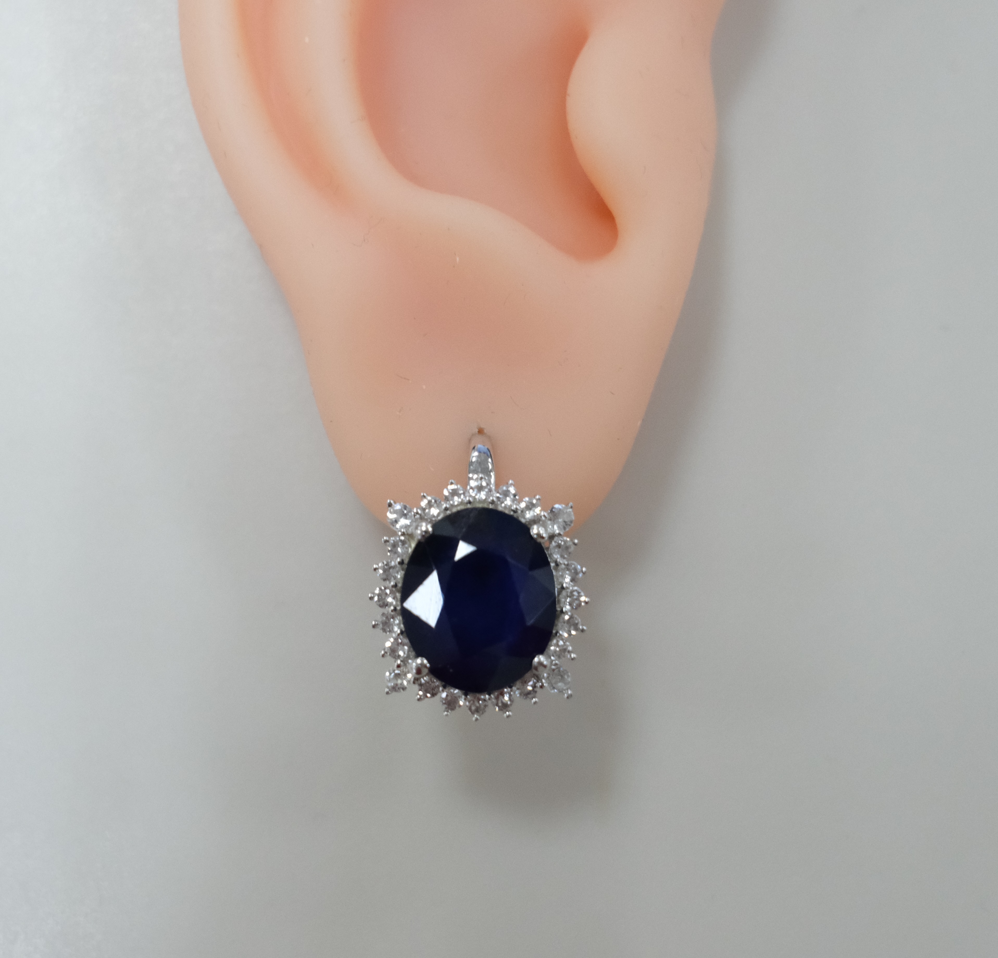 Серебряные серьги с сапфирами